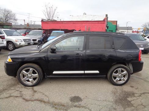 Used 2007 Jeep Compass Limited w/ Boston Acoustics Sound Group image 3