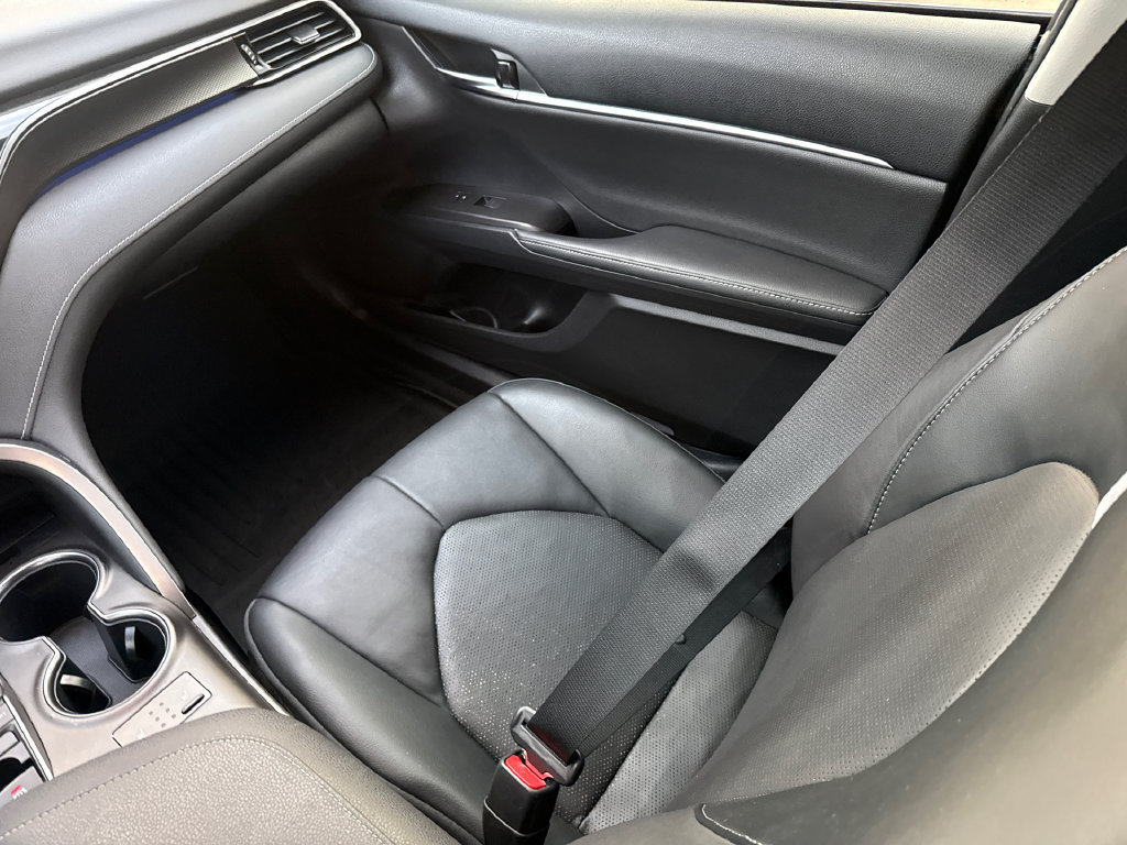 Used 2022 Toyota Camry XSE FWD image 14