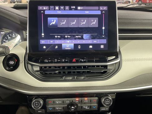 Used 2024 Jeep Compass Limited image 24