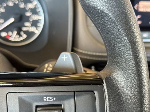 Used 2021 Nissan Rogue SV AWD/4WD image 33