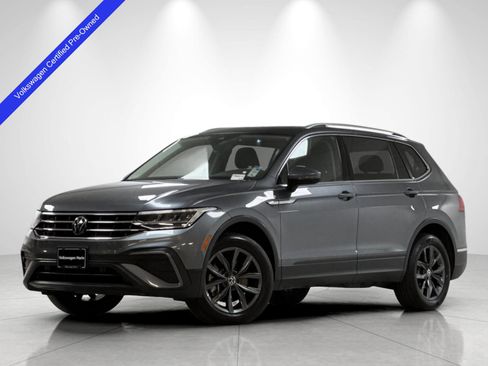 Used 2023 Volkswagen Tiguan SE w/ Panoramic Sunroof Package FWD image 1