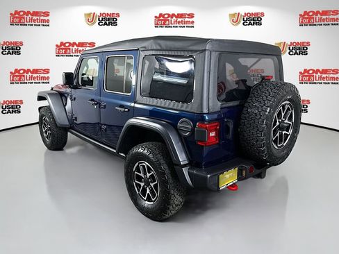 Used 2025 Jeep Wrangler Unlimited Rubicon w/ Convenience Group AWD/4WD image 2