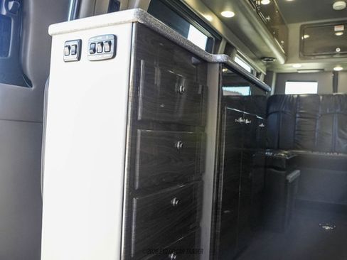 Used 2017 Mercedes-Benz Sprinter 3500 image 82