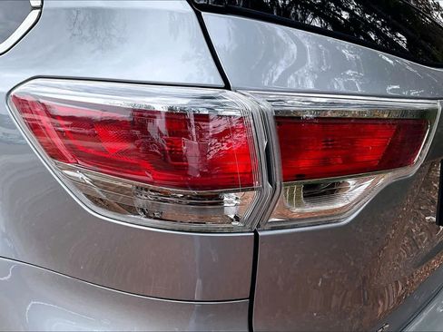 Used 2015 Toyota Highlander XLE image 28