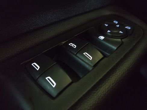 Used 2020 GMC Terrain SLE FWD image 27
