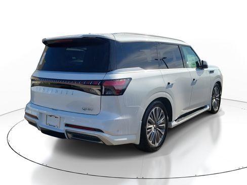 New 2026 INFINITI QX80 Luxe RWD image 3