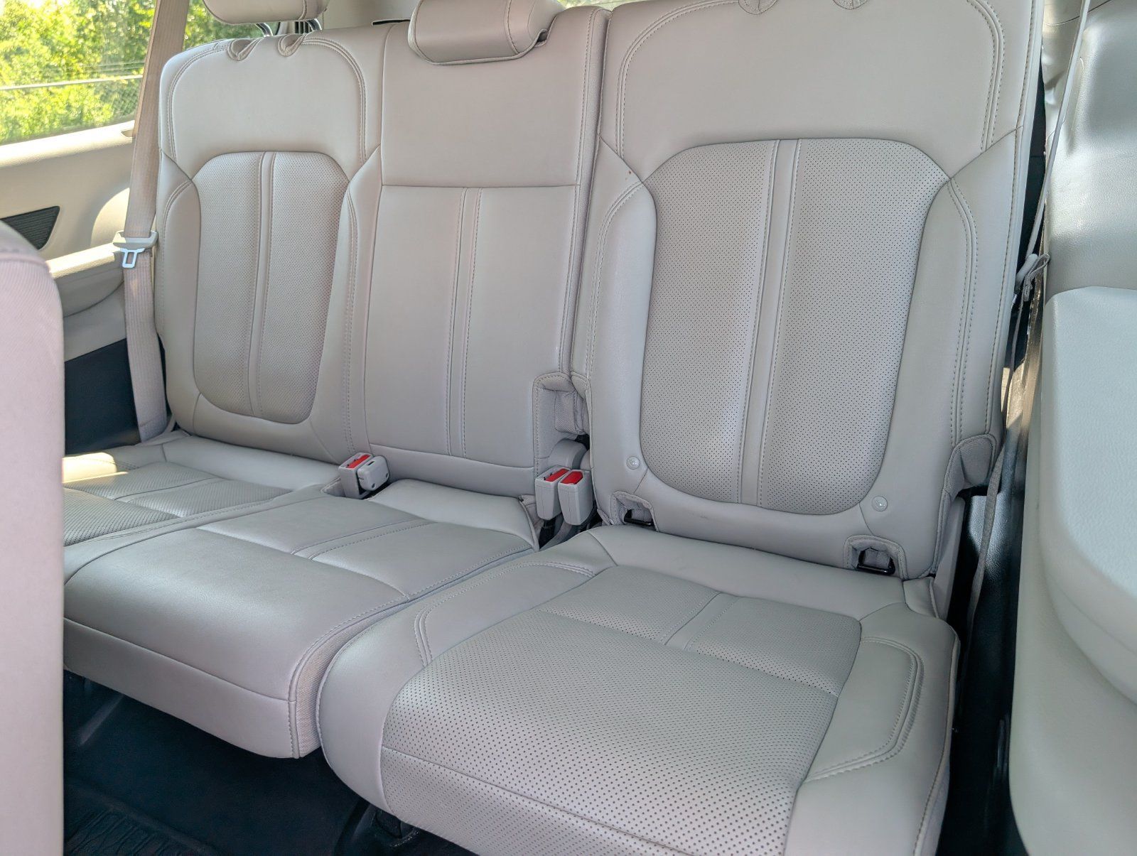 Used 2024 Jeep Wagoneer L Series II w/ Flexible Seating Group RWD image 8