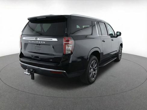 Used 2022 Chevrolet Suburban LT image 4