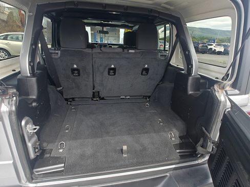 Used 2019 Jeep Wrangler Unlimited Sport S image 6