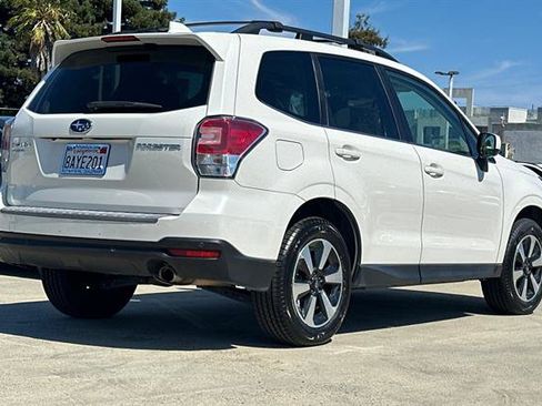 Used 2018 Subaru Forester 2.5i Limited AWD/4WD image 3
