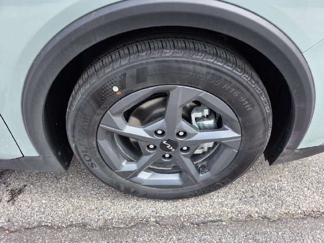 New 2026 Kia K4 FWD image 11