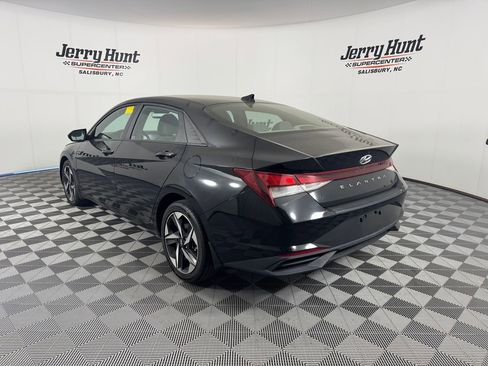 Used 2023 Hyundai Elantra SEL w/ Convenience Package FWD image 8