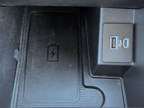 Used 2023 Ford Edge Titanium AWD/4WD image 21