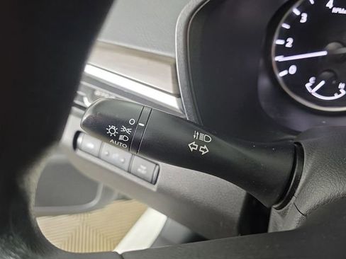 Used 2024 Nissan Altima 2.5 SV image 30