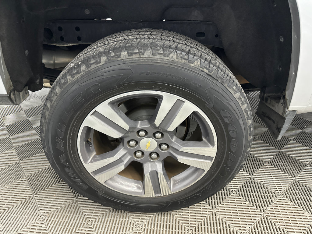 Used 2016 Chevrolet Colorado LT w/ LT Convenience Package RWD image 17