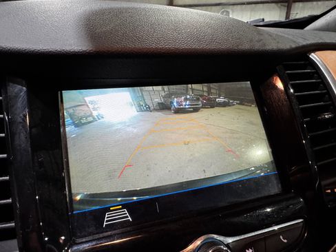 Used 2018 Chevrolet Trax LT w/ LT Convenience Package image 31