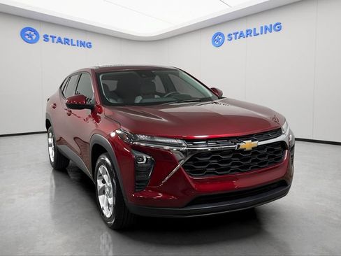 Certified 2024 Chevrolet Trax LS w/ LS Convenience Package FWD image 14