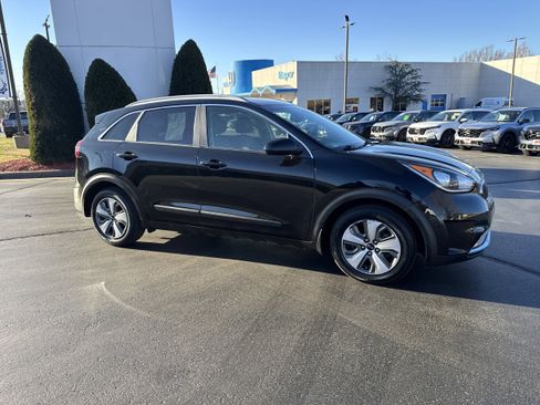 Used 2019 Kia Niro LX image 1