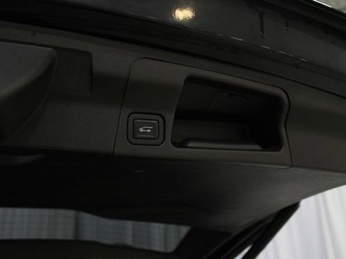 Used 2022 GMC Acadia SLT w/ Elevation Edition AWD/4WD image 34