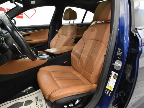 Used 2019 BMW M550i xDrive M550i xDrive AWD 4dr Sedan image 11