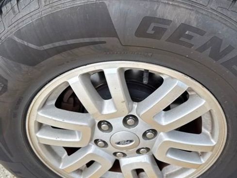 Used 2014 Ford Expedition EL XLT w/ Equipment Group 202A RWD image 19