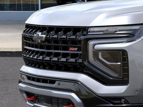 New 2026 Chevrolet Suburban Z71 AWD/4WD image 13