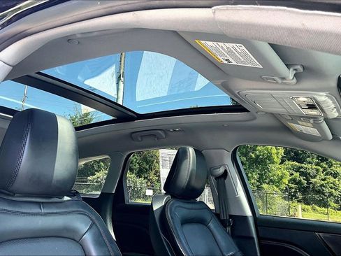 Used 2021 Lincoln Corsair AWD w/ Premium Package image 22
