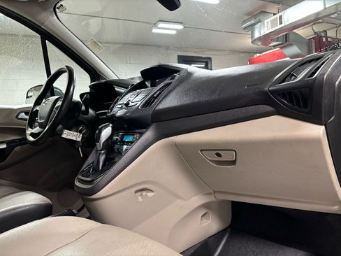 Used 2016 Ford Transit Connect Titanium image 13