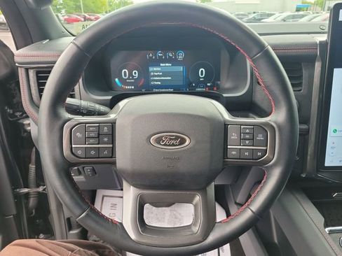 Used 2023 Ford Expedition Limited AWD/4WD image 31