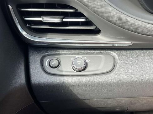 Used 2025 Buick Envista Preferred w/ Convenience I Package image 29