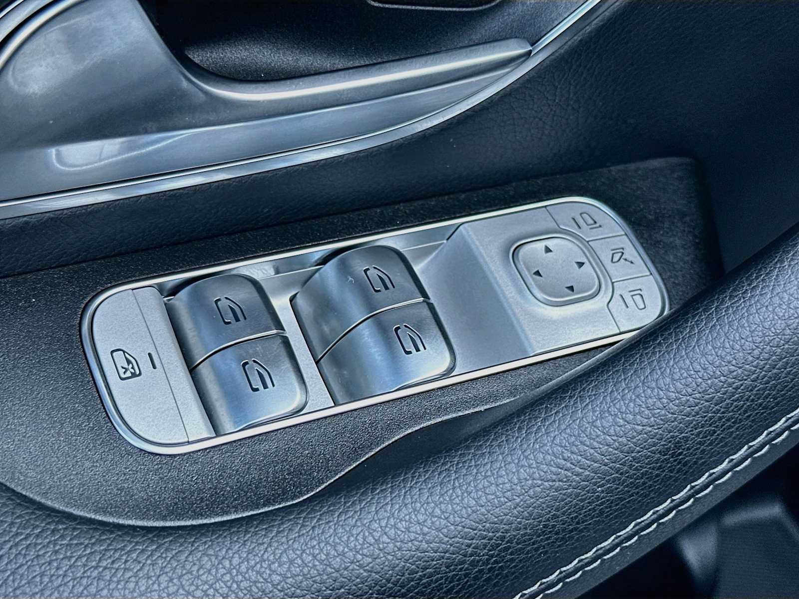 Used 2026 Mercedes-Benz GLS 580 4MATIC image 18