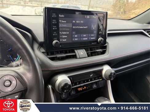 Used 2021 Toyota RAV4 SE image 18