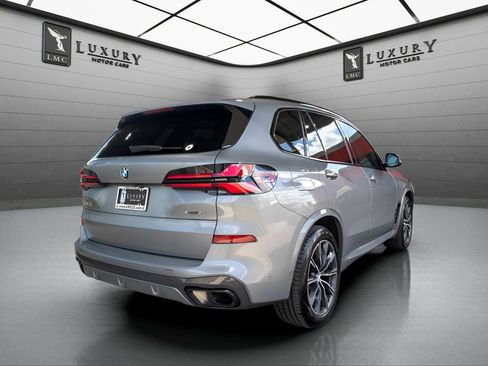Used 2025 BMW X5 xDrive40i w/ M Sport Package AWD/4WD image 8