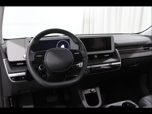 Certified 2024 Hyundai Ioniq 5 Limited AWD/4WD image 6