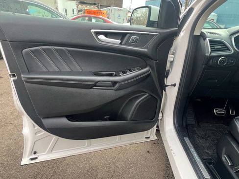 Used 2016 Ford Edge Sport w/ Technology Package image 22