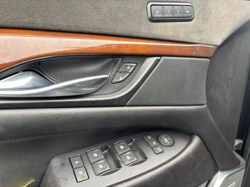Used 2019 Cadillac Escalade ESV 2WD image 19