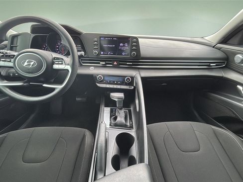 Used 2022 Hyundai Elantra SEL image 9