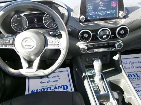 Used 2024 Nissan Sentra SV image 11