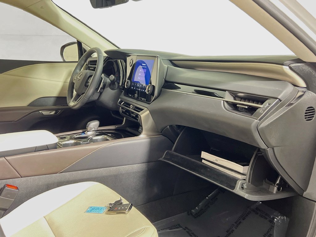 Used 2024 Lexus RX 350 FWD w/ Technology Package image 32
