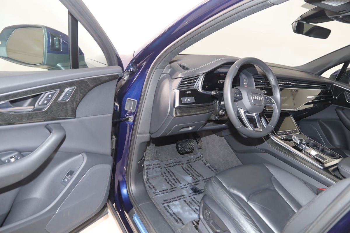 Used 2023 Audi Q7 2.0T Premium w/ Convenience Package AWD/4WD image 40