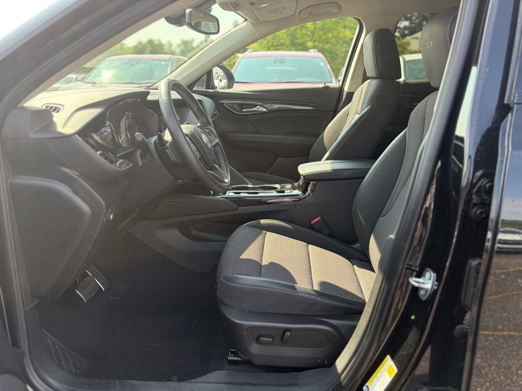 Used 2023 Buick Envision Preferred w/ Sport Touring Package AWD/4WD image 21