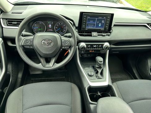 Certified 2022 Toyota RAV4 LE AWD/4WD image 17