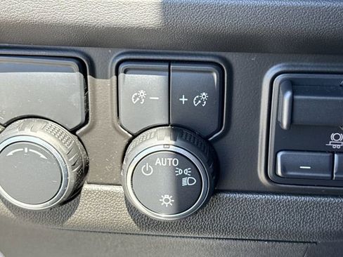 Used 2021 Chevrolet Tahoe LT w/ LT Signature Package image 35