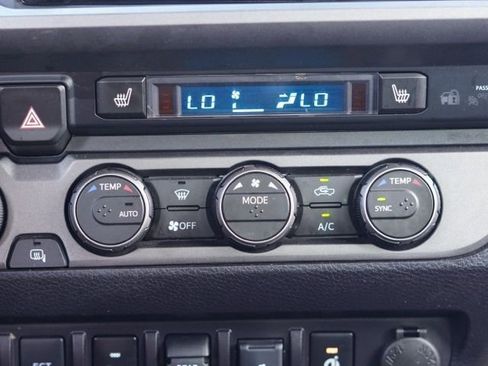 Used 2023 Toyota Tacoma TRD Off-Road w/ TRD Premium Off Road Package image 33