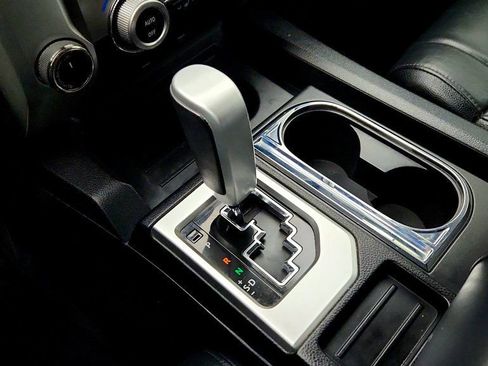 Used 2018 Toyota Tundra Limited image 17