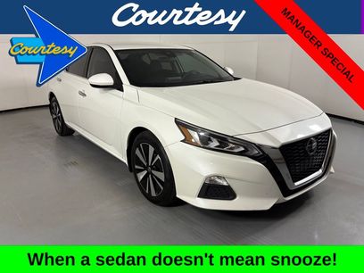 Used 2022 Nissan Altima 2.5 SV