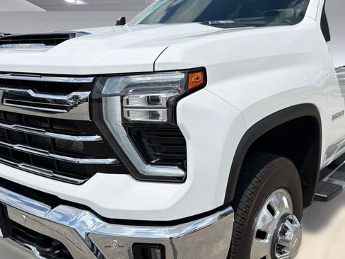 Certified 2025 Chevrolet Silverado 3500 LTZ w/ LTZ Convenience Package AWD/4WD image 10