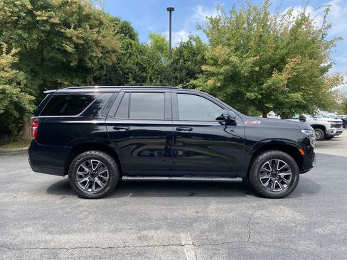 Used 2021 Chevrolet Tahoe Z71 w/ Luxury Package AWD/4WD image 10