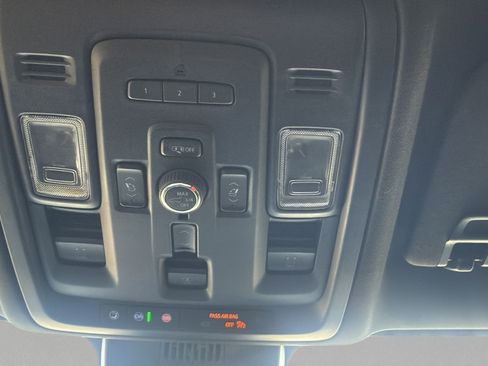 Used 2023 GMC Yukon Denali AWD/4WD image 22