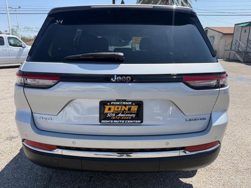 Used 2022 Jeep Grand Cherokee Limited AWD/4WD image 7